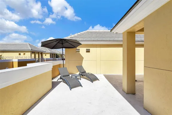 $550,000 | 2318 Vintage Drive, Unit 2318, Lighthouse Point, FL 33064