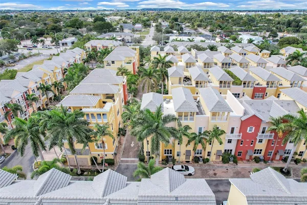 $550,000 | 2318 Vintage Drive, Unit 2318, Lighthouse Point, FL 33064