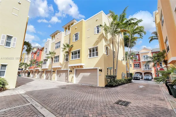 $550,000 | 2318 Vintage Drive, Unit 2318, Lighthouse Point, FL 33064