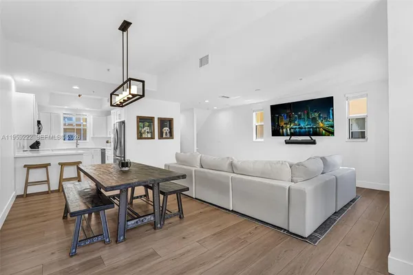 $550,000 | 2318 Vintage Drive, Unit 2318, Lighthouse Point, FL 33064