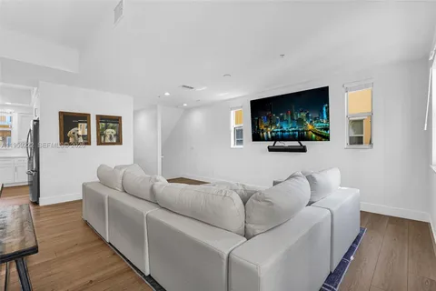 $550,000 | 2318 Vintage Drive, Unit 2318, Lighthouse Point, FL 33064