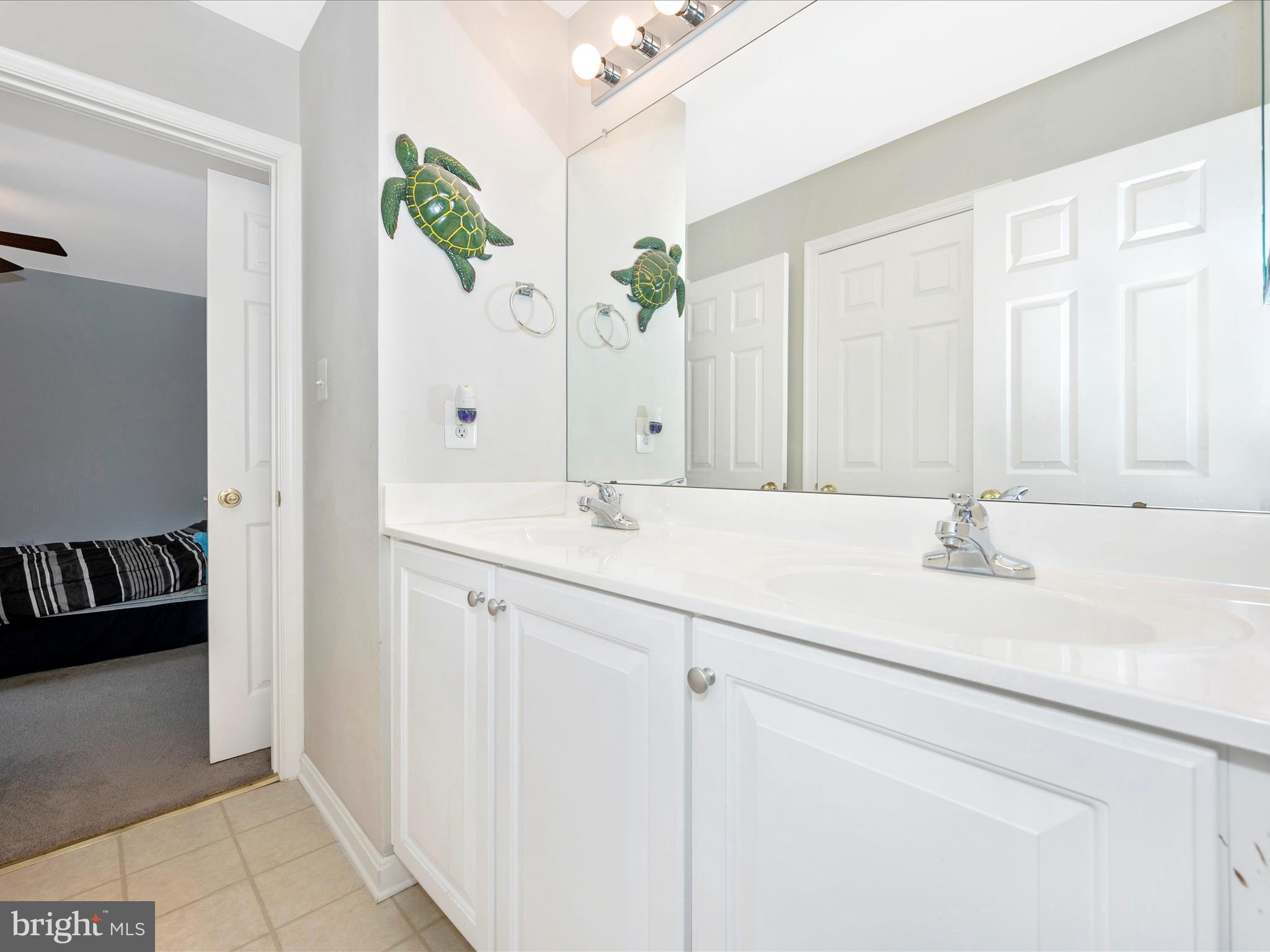 1903 Moran Drive Frederick, MD 21702 - Photo 39 of 62 Jack & Jill Bath