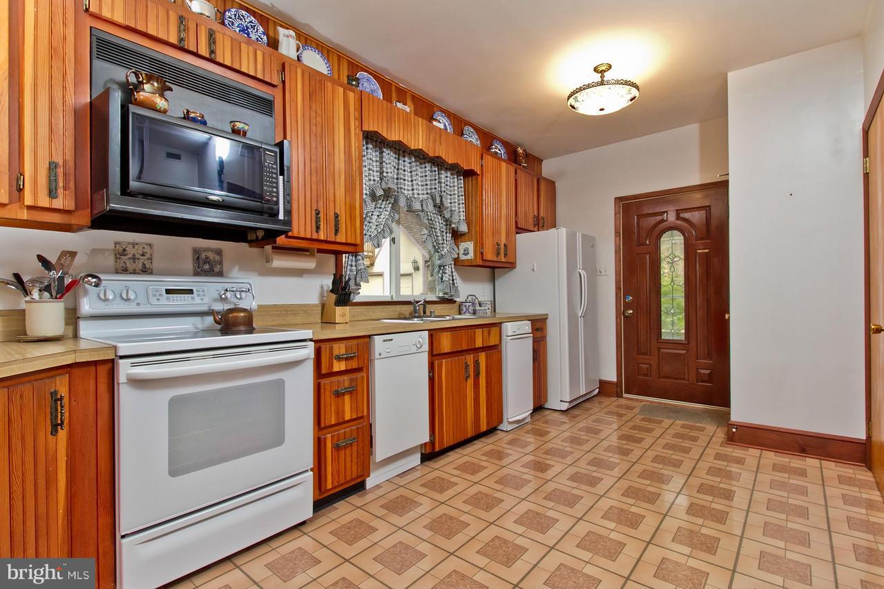 2746 Kaetzel Road Rohrersville, MD 21779 - Photo 13 of 30 Kitchen