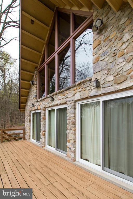 2746 Kaetzel Road Rohrersville, MD 21779 - Photo 5 of 30 Note Palladian window