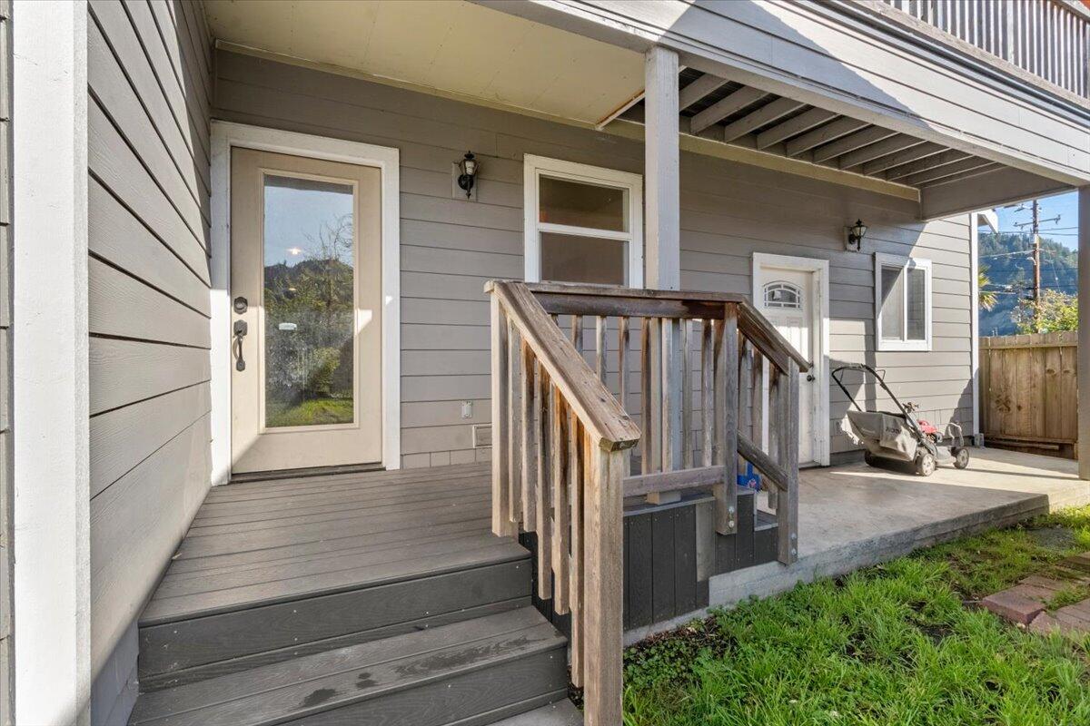 145 Columbus Street Rio Dell, CA 95562 - Photo 30 of 40