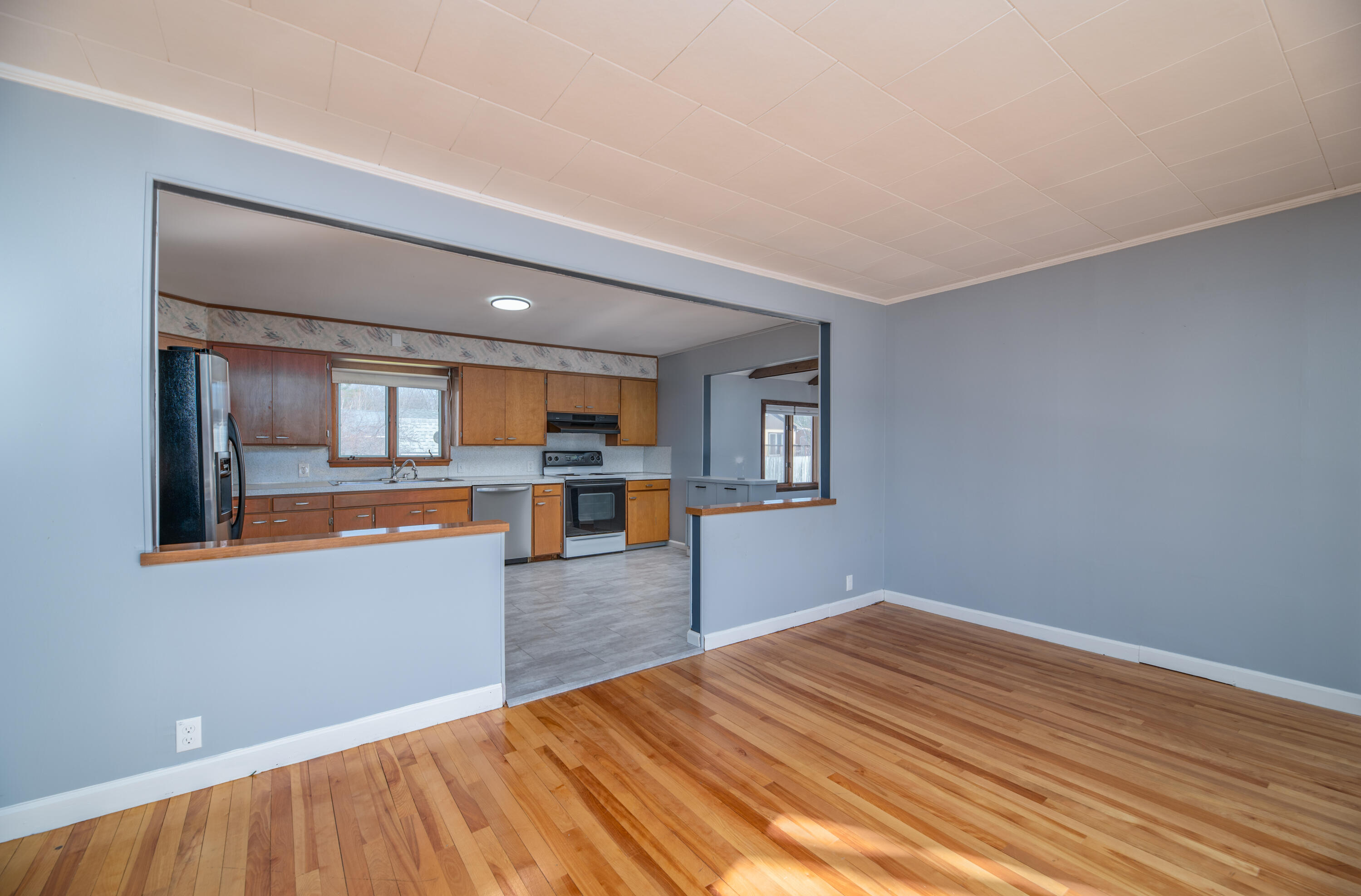 16 Deforge Street Lewiston, ME 04240 - Photo 16 of 33 Interior11