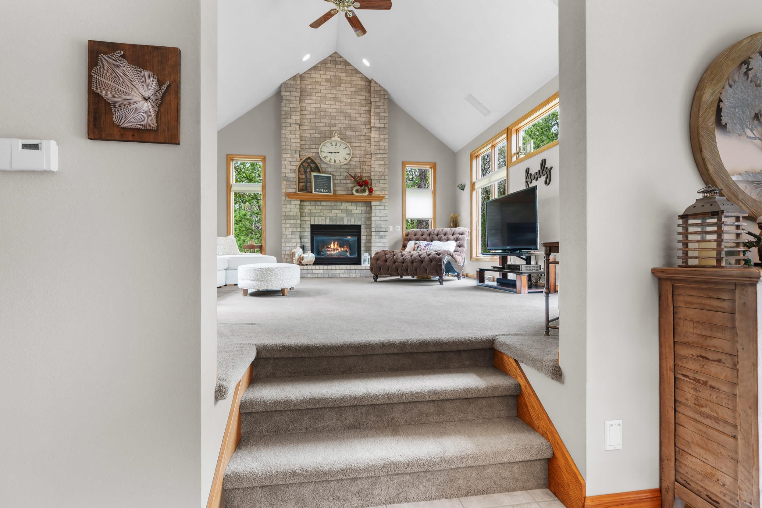 W8678 Hillview Road Hortonville, WI 54944 - Photo 5 of 68