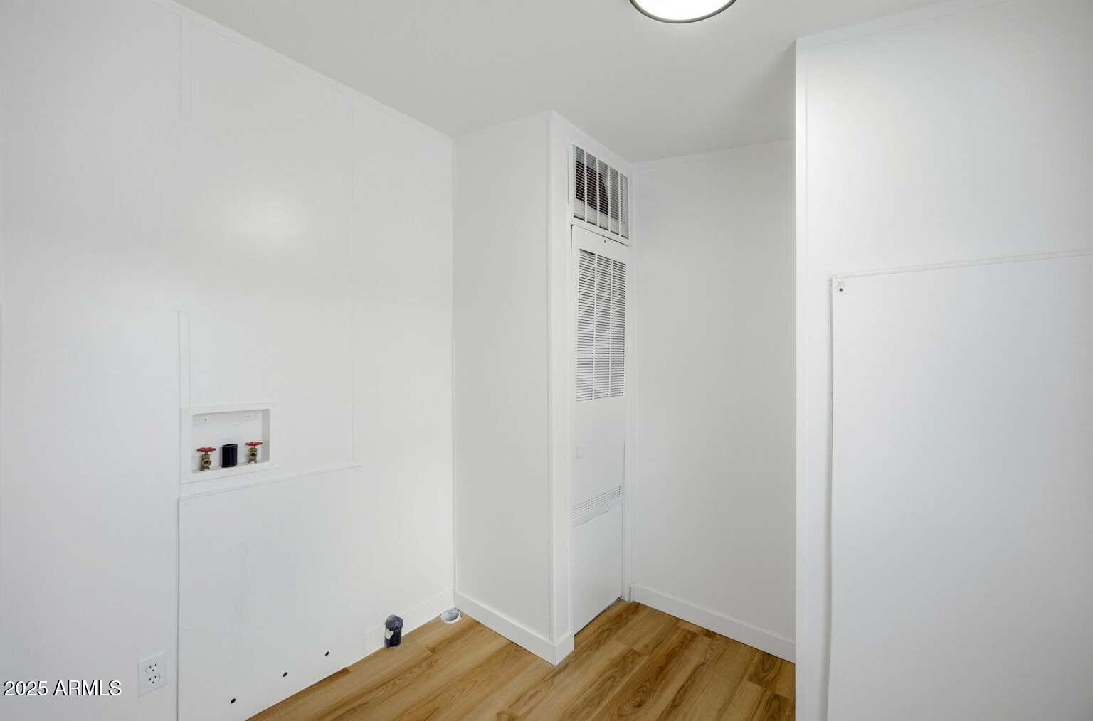 705 East Cherry Street Payson, AZ 85541 - Photo 19 of 35 a view of bedroom with hardwood floor
