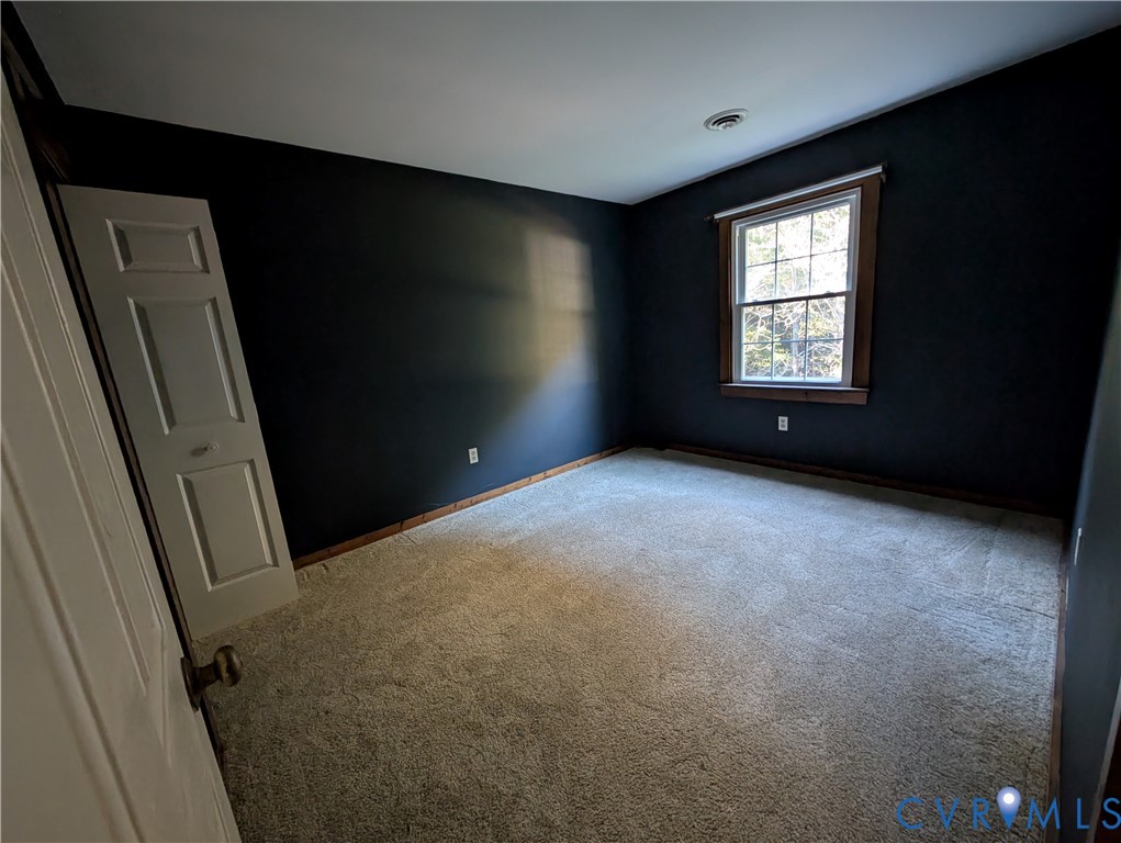 3426 Lake View Road Mechanicsville, VA 23111 - Photo 10 of 18 a view of an empty room with a window
