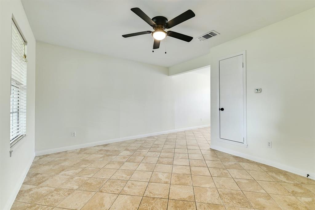 204 Northwest Drive, Unit B Round Rock, TX 78664 - Photo 8 of 25 a view of an empty room