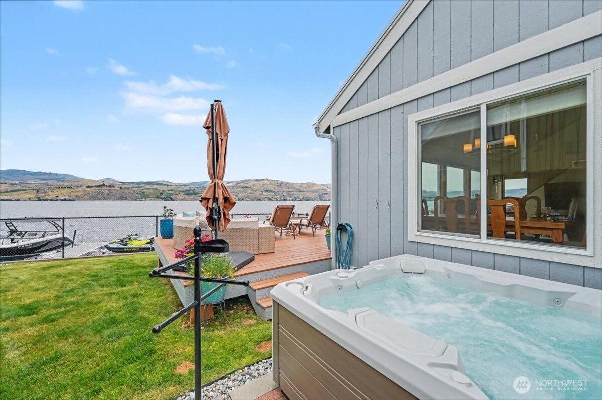 1386 South Lakeshore Road Chelan, WA 98816 - Photo 36 of 40
