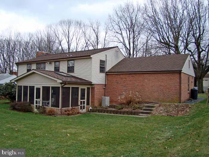 1815 Ridgeview Avenue Lancaster, PA 17603 - Photo 2 of 16 Gallery Image 2