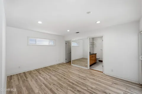 $5,900 | 5919 Rolling Road, Woodland Hills, CA 91367
