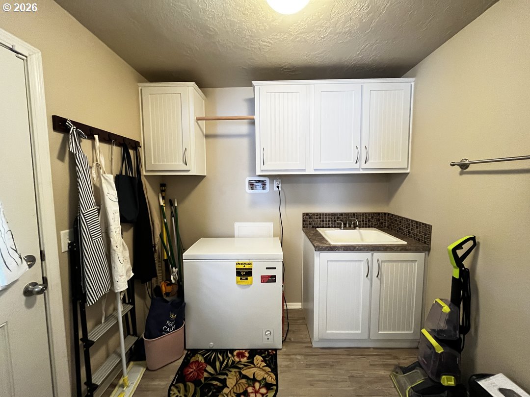 83235 Clear Lake Road Florence, OR 97439 - Photo 17 of 41