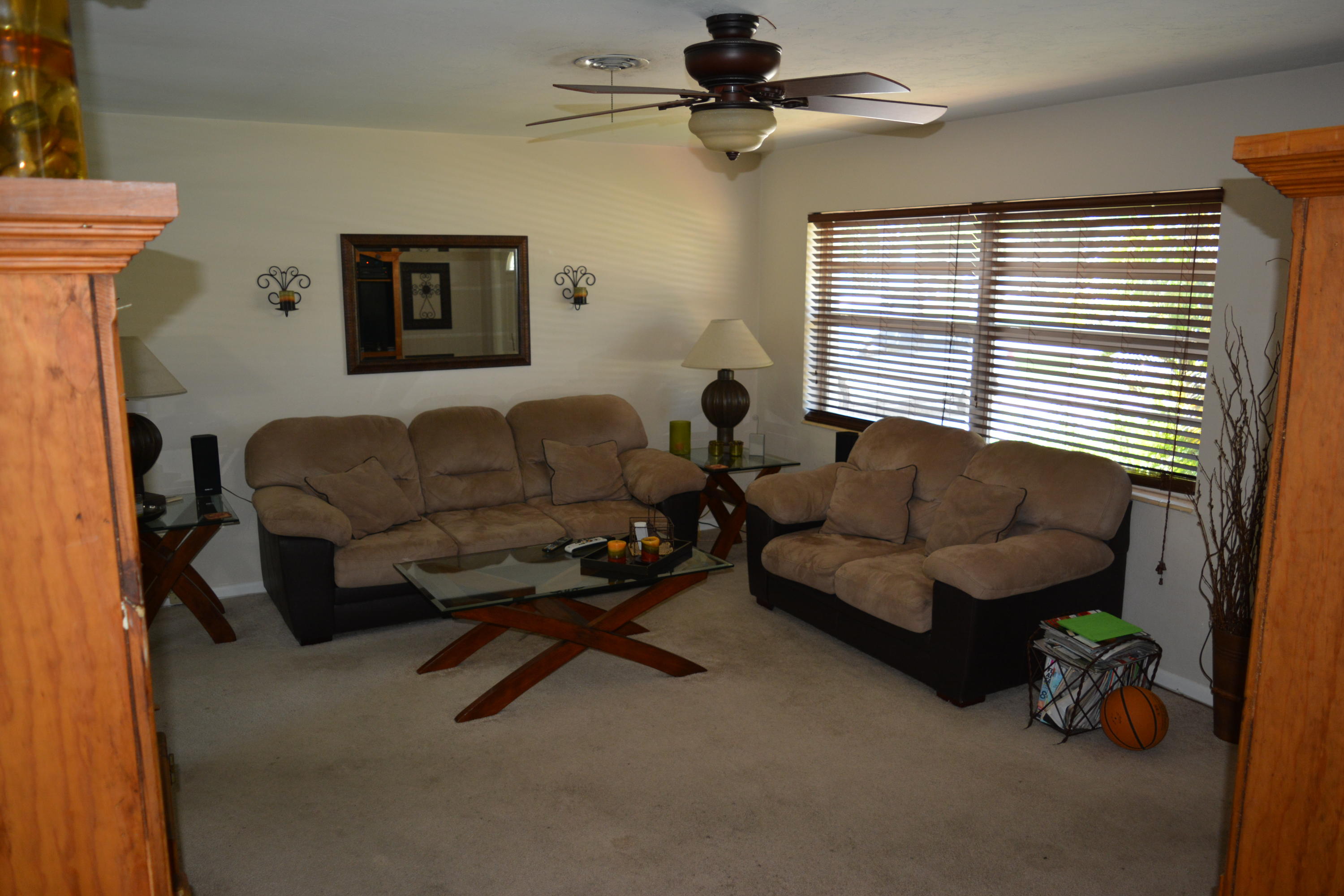 925 Eucalyptus Road North Palm Beach, FL 33408 - Photo 21 of 25 livingroom (3)