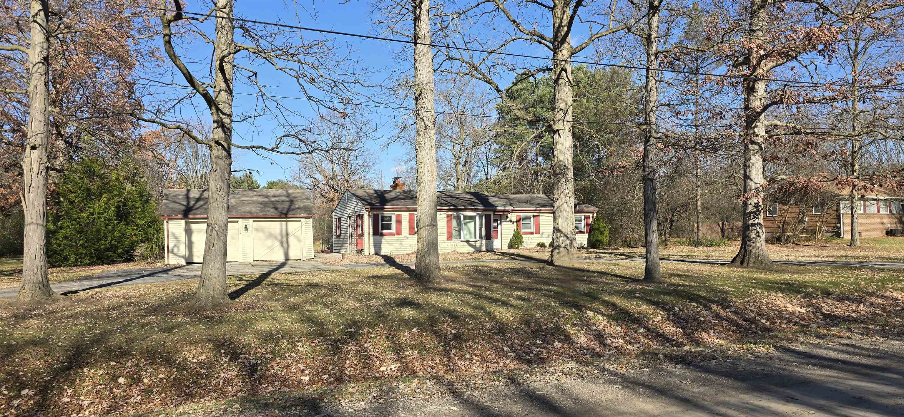 5194 Oleksyn Road Flint, MI 48504 - Photo 2 of 22 50190500-f31f4670-138b-40f5-87d9-8331f93ddf60.JPG