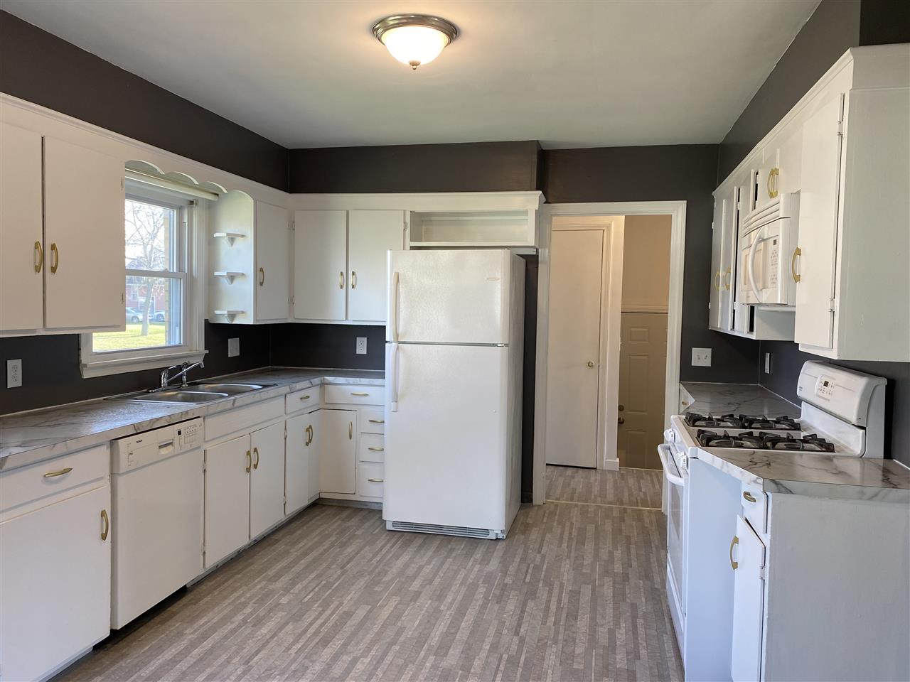 116 East Smith Road Bay City, MI 48706 - Photo 3 of 22