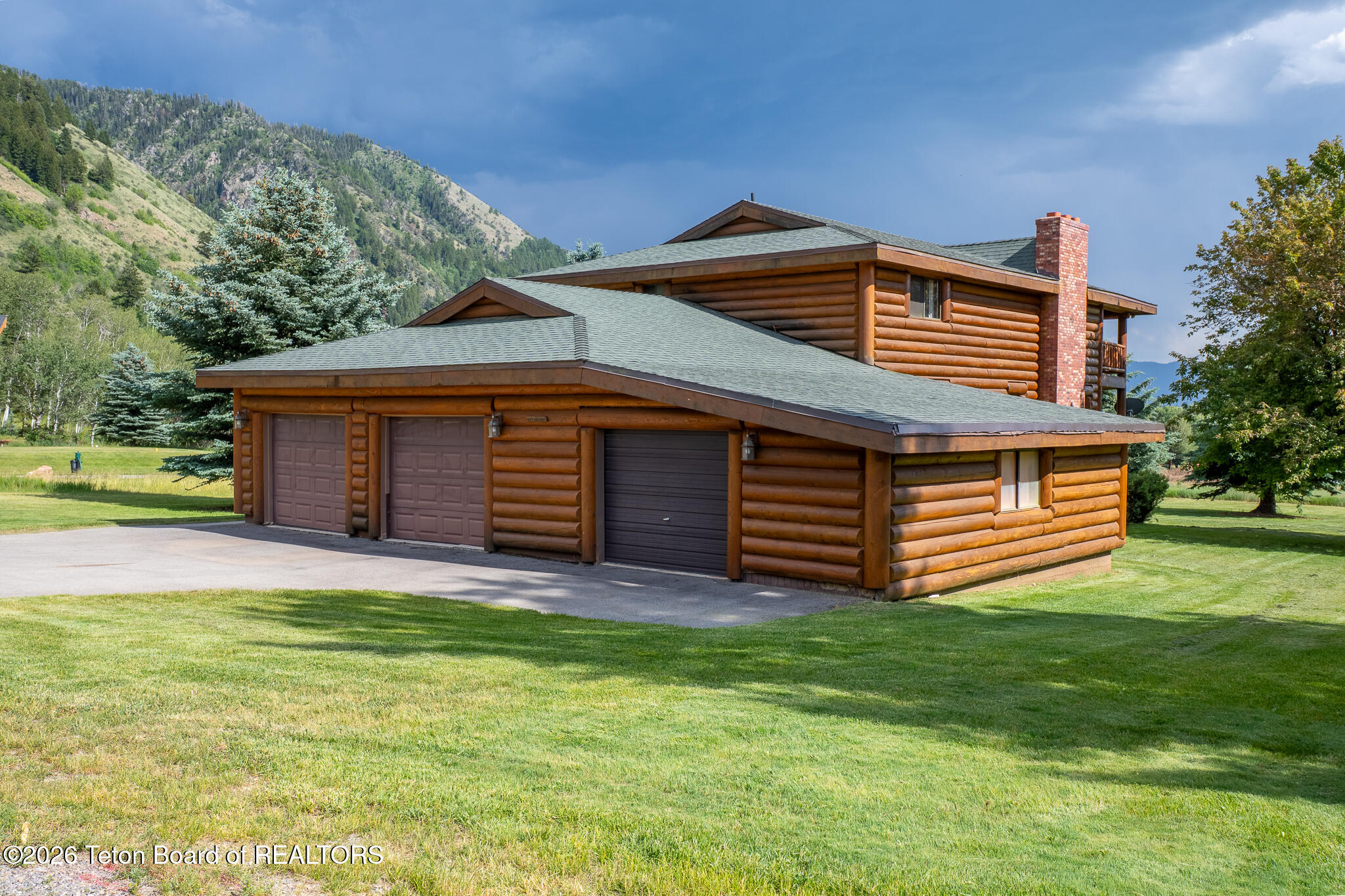 112 Canyon Pines Way Star Valley Ranch, WY 83127 - Photo 2 of 43 3-Car Garage