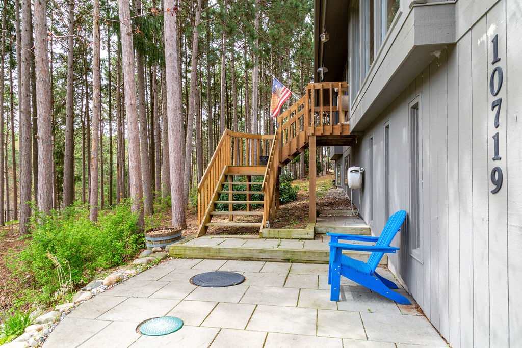10719 Center Road Traverse City, MI 49686 - Photo 21 of 37 1866344-20.JPG
