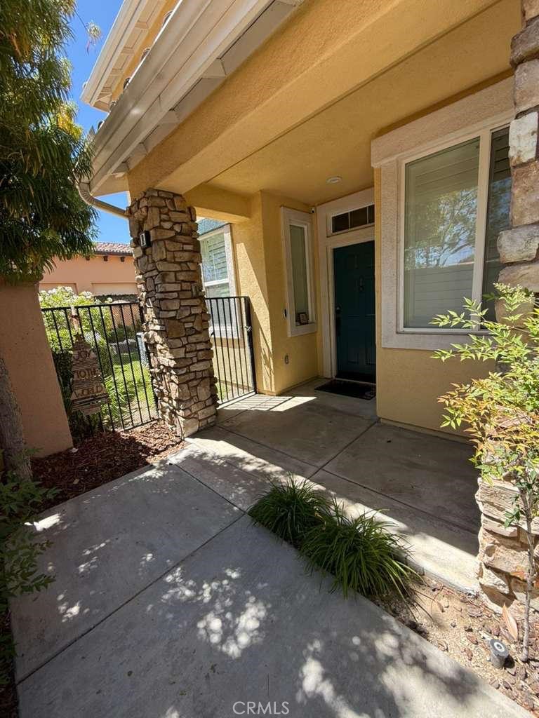 2931 Esperanza Way, Unit B Simi Valley, CA 93063 - Photo 2 of 49 a front view of a house