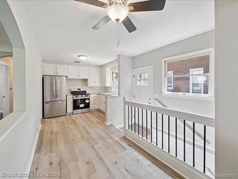 2198 Hawthorne Road Grosse Pointe Woods, MI 48236 - Photo 9 of 14