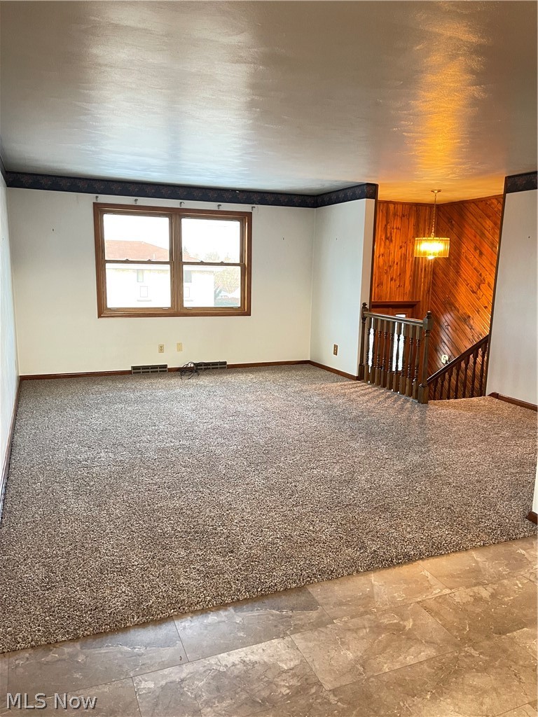 1103 Courtland Road Weirton, WV 26062 - Photo 4 of 23