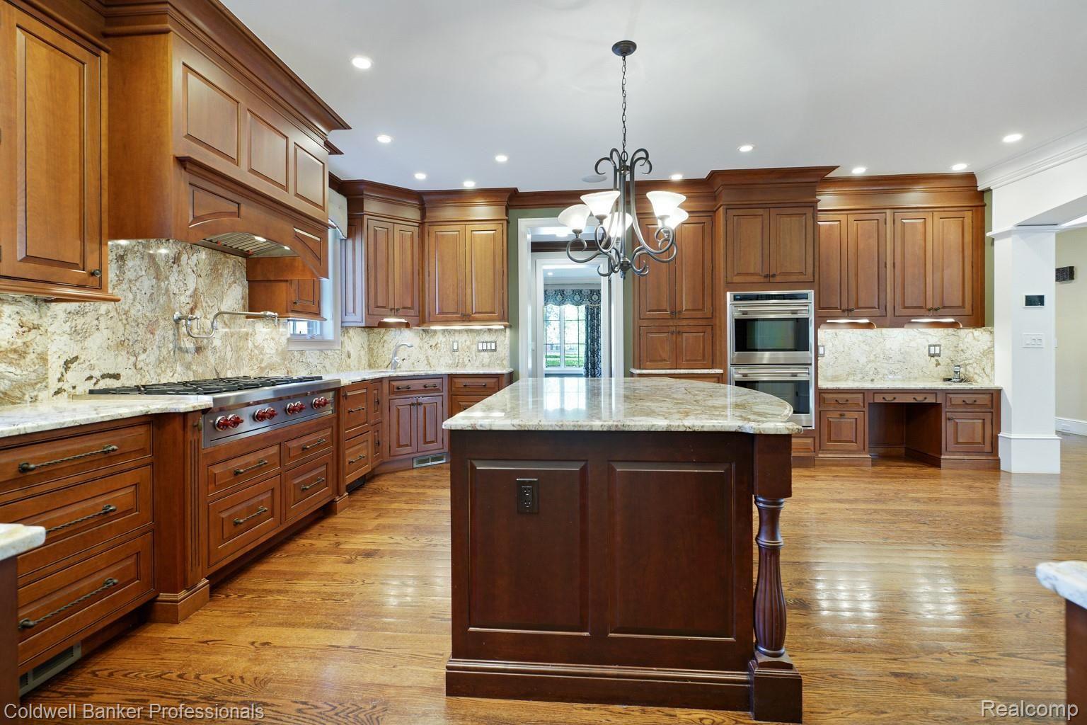 350 Aspen Road Birmingham, MI 48009 - Photo 12 of 60 View of the kitchen