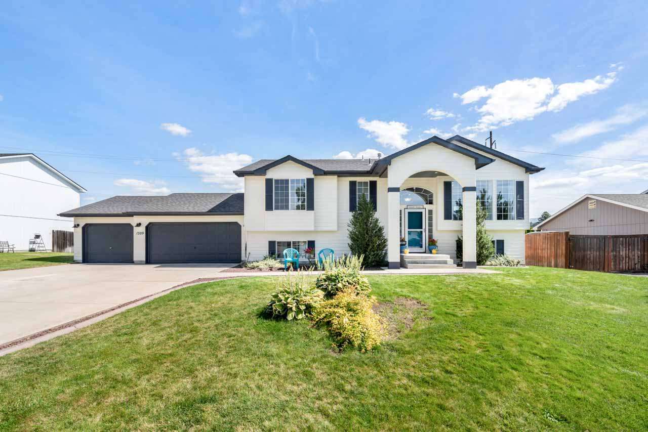 1209 South Century Road Veradale, WA 99037 - Photo 1 of 36