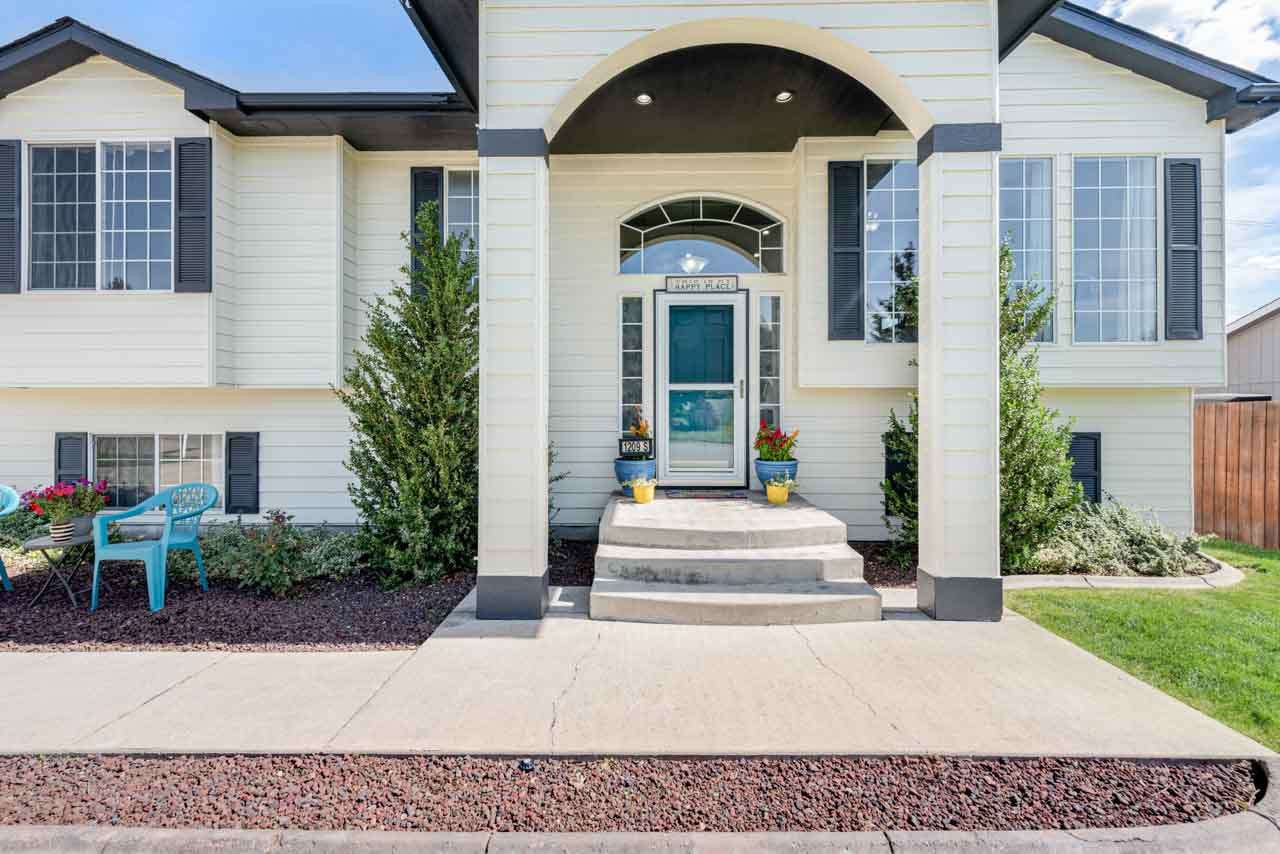 1209 South Century Road Veradale, WA 99037 - Photo 2 of 36