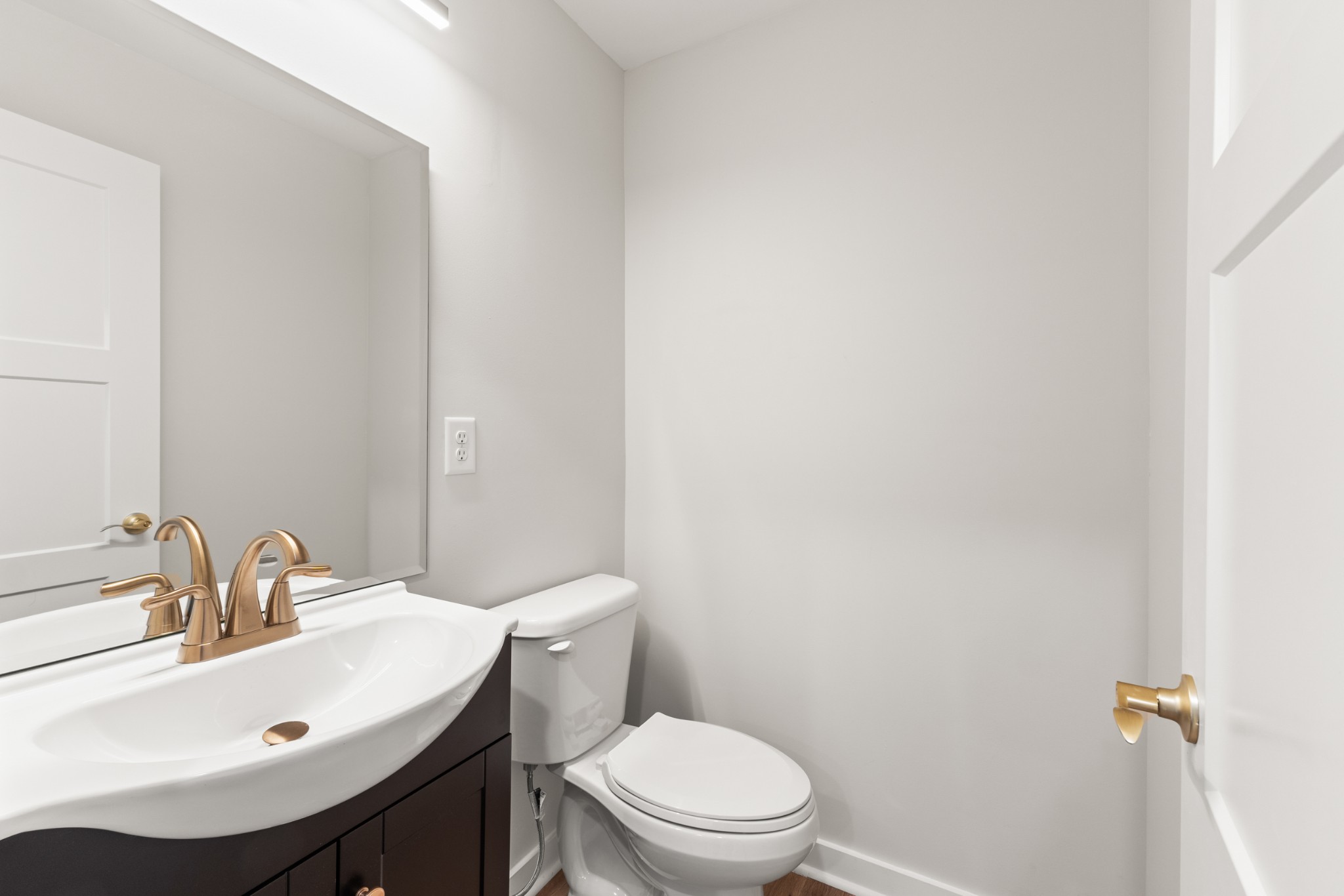 259 Patrick Road Fayetteville, TN 37334 - Photo 25 of 34 a bathroom with a sink toilet and mirror
