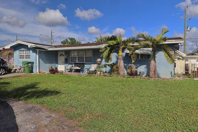 $475,000 | 8571 Northwest 10th Street, Pembroke Pines, FL 33024