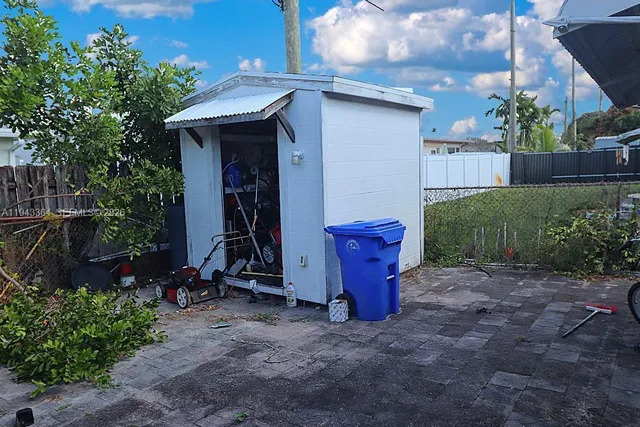 $475,000 | 8571 Northwest 10th Street, Pembroke Pines, FL 33024