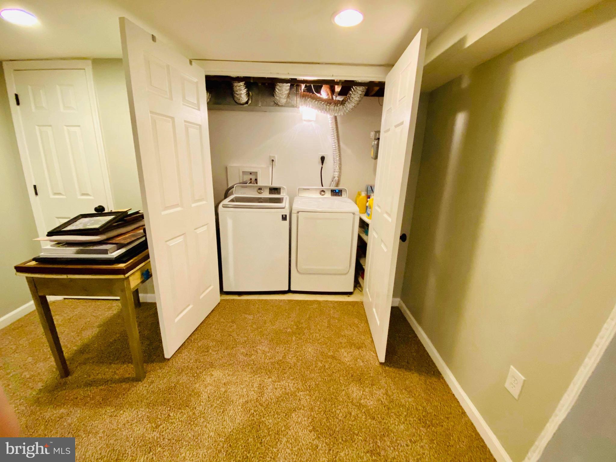 2530 Windsor Road Parkville, MD 21234 - Photo 22 of 25 Washer/dryer
