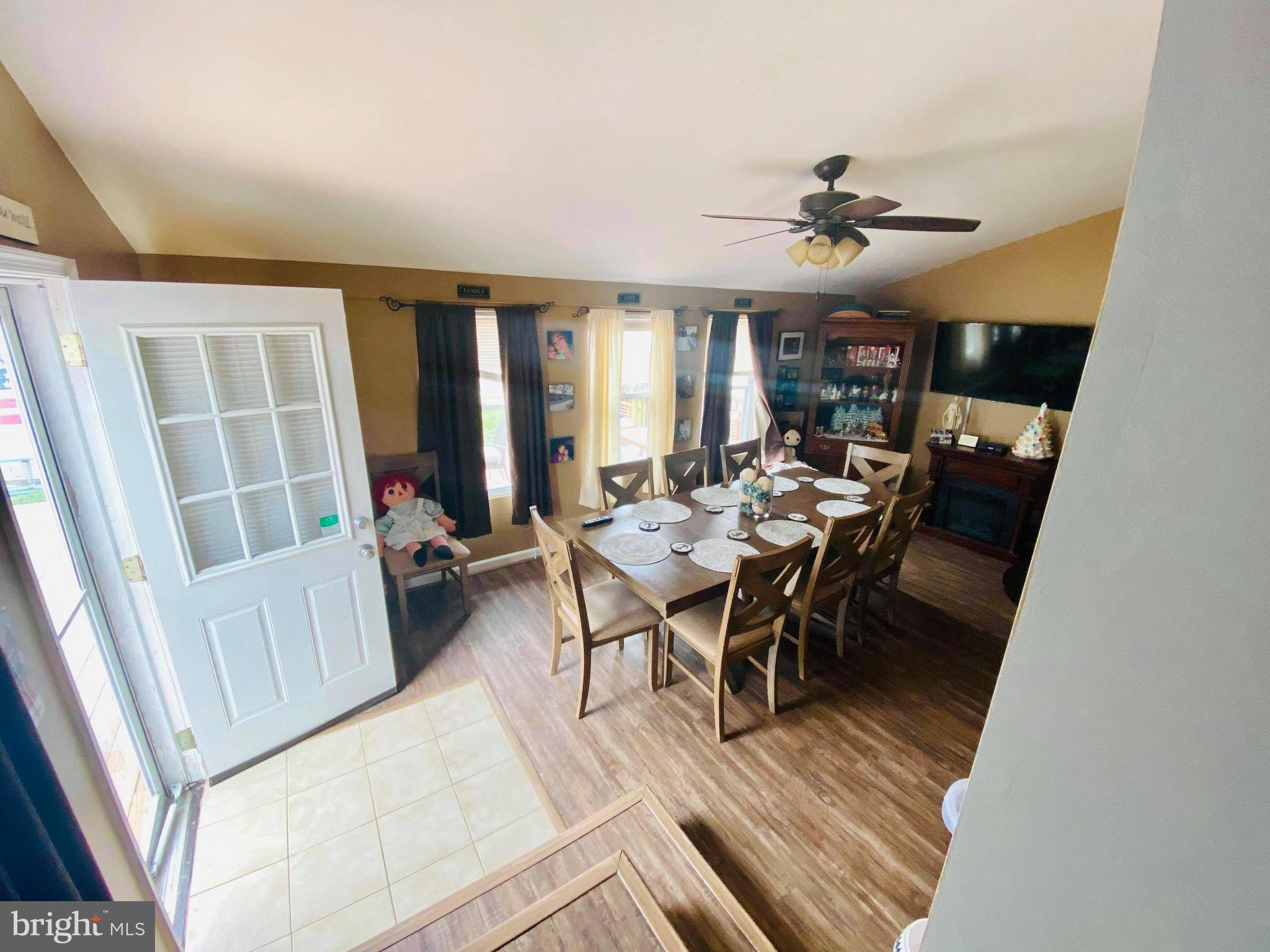 2530 Windsor Road Parkville, MD 21234 - Photo 10 of 25 Addition Dining room