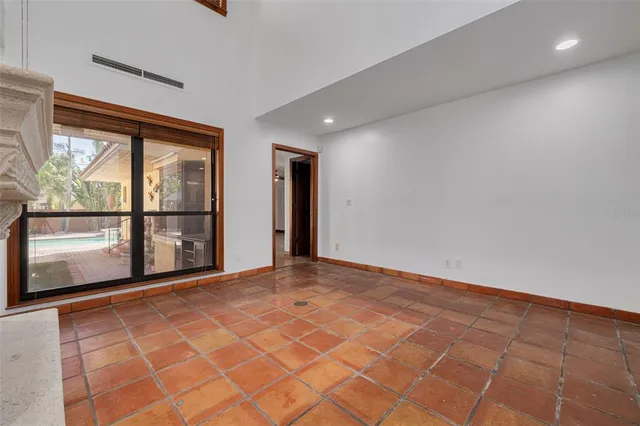 $9,950 | 201 Blanca Avenue, Tampa, FL 33606