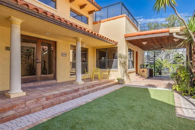 $9,950 | 201 Blanca Avenue, Tampa, FL 33606