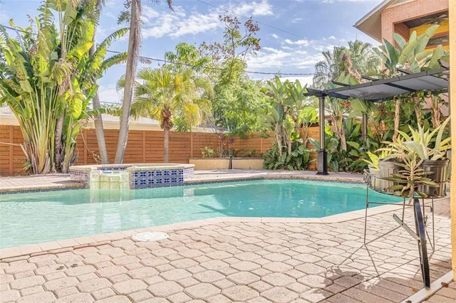 $9,950 | 201 Blanca Avenue, Tampa, FL 33606