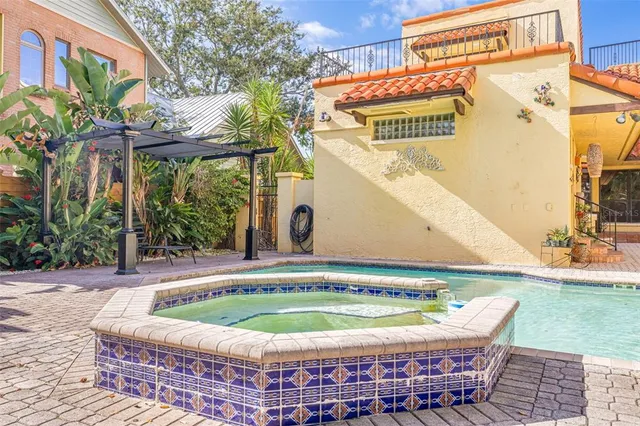 $9,950 | 201 Blanca Avenue, Tampa, FL 33606