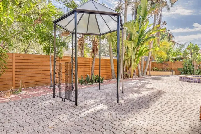 $9,950 | 201 Blanca Avenue, Tampa, FL 33606