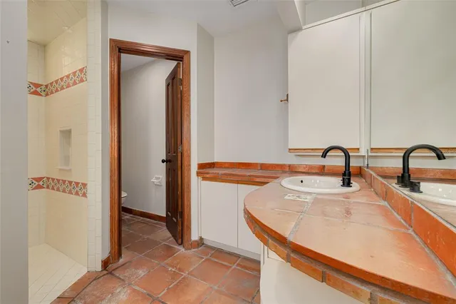 $9,950 | 201 Blanca Avenue, Tampa, FL 33606