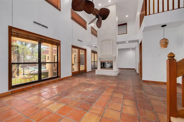 $9,950 | 201 Blanca Avenue, Tampa, FL 33606