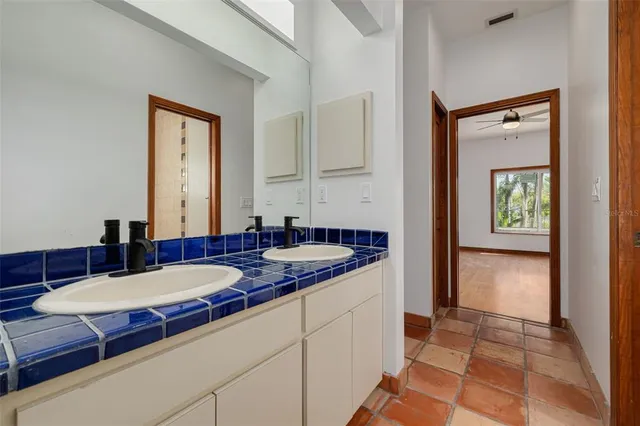 $9,950 | 201 Blanca Avenue, Tampa, FL 33606