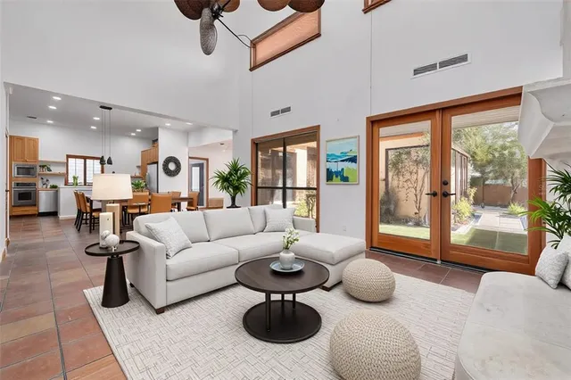 $9,950 | 201 Blanca Avenue, Tampa, FL 33606