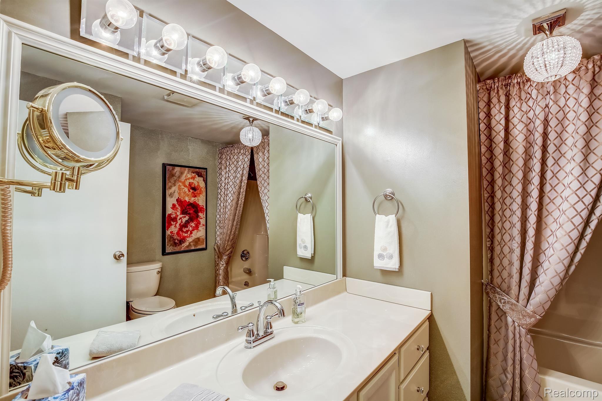 2298 London Bridge Drive, Unit 56 Rochester, MI 48307 - Photo 16 of 30 Gallery Image 16