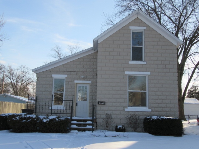 1233 Maple Row Elkhart, IN 46514 - Photo 1 of 10 Gallery Image 1