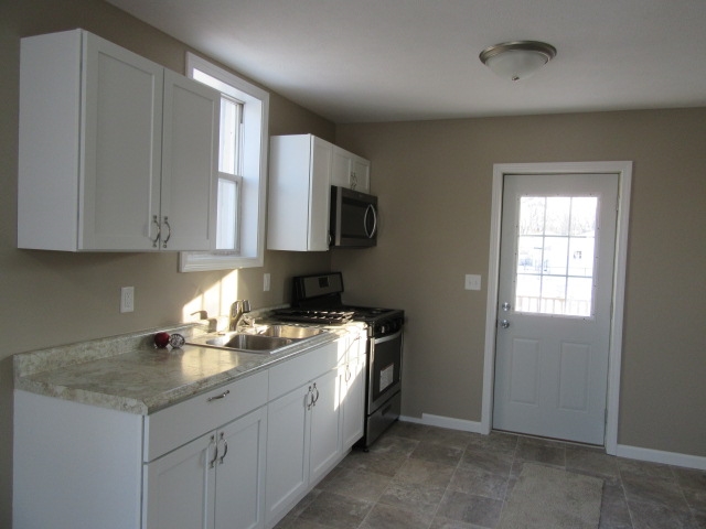 1233 Maple Row Elkhart, IN 46514 - Photo 4 of 10 Gallery Image 4
