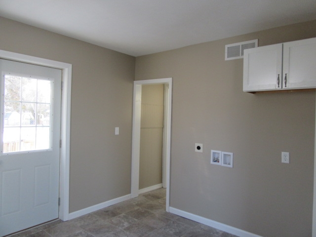 1233 Maple Row Elkhart, IN 46514 - Photo 5 of 10 Gallery Image 5