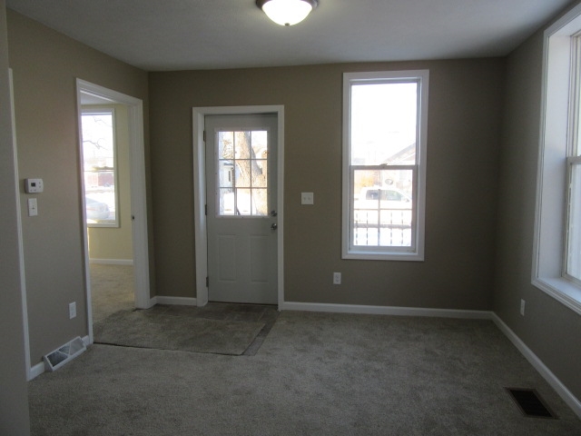 1233 Maple Row Elkhart, IN 46514 - Photo 6 of 10 Gallery Image 6