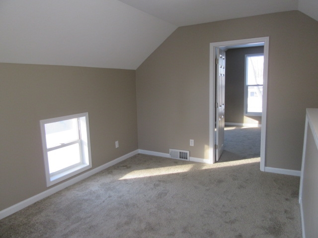 1233 Maple Row Elkhart, IN 46514 - Photo 9 of 10 Gallery Image 9