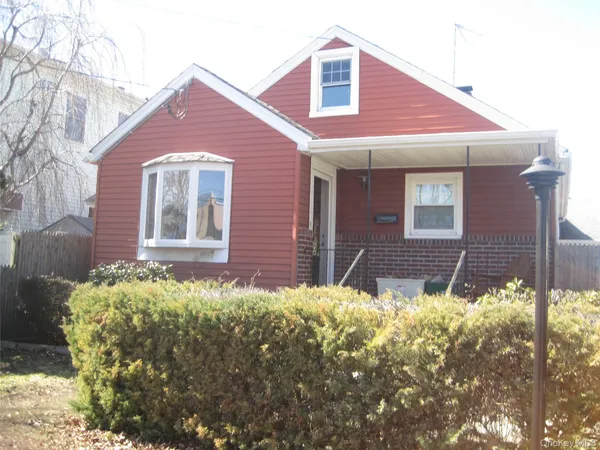$679,000 | 704 Prospect Place, Bellmore, NY 11710